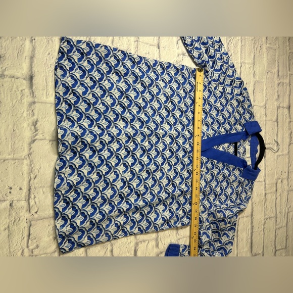 Sigrid Olsen Blue and White Linen Top. VNeck. Size Medium. 100% Linen. - Picture 6 of 8